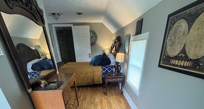 Charming 3-bedroom farmhouse with AC, WiFi in Burns