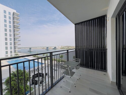 Cosy Studio in Water’s Edge, Yas Island