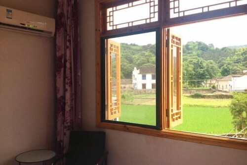 Xuancheng Airitang Inn