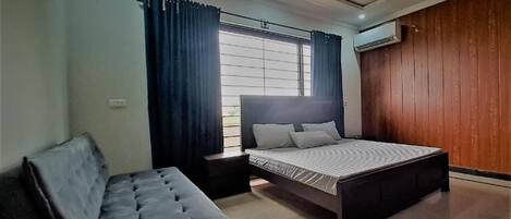 Deluxe Double Room | Free WiFi
