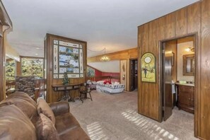 Comfort-Ferienhütte, 4 Schlafzimmer, Kamin, Seeblick | Wohnbereich