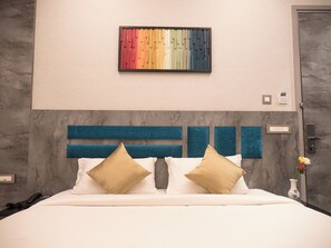 Desk, laptop workspace, soundproofing, iron/ironing board - Grand Sudhan Boutique Hotel (Thanjavur)