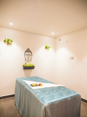 Aromaterapia, massagens musculares profundas, tratamentos ayurvédicos