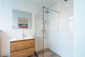 Shower - Coastal Villa with Jacuzzi (Groote Keeten)