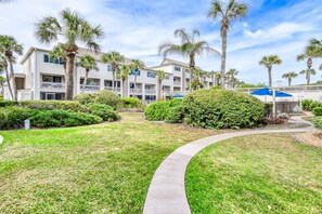 Property grounds - Amazing Ocean Views, Spacious Balcony, Two Heated Pools, Tennis, Basketball, $300 in Free Tickets! (St. Augustine)