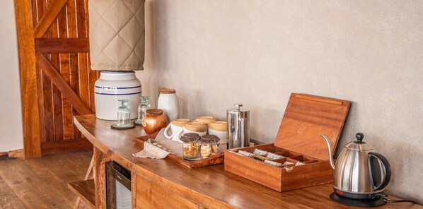 Family Suite, Park View | Desk, free WiFi