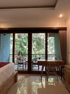 Deluxe Double with Balcony | Bed sheets - Mandala Homestay  (Ubud)