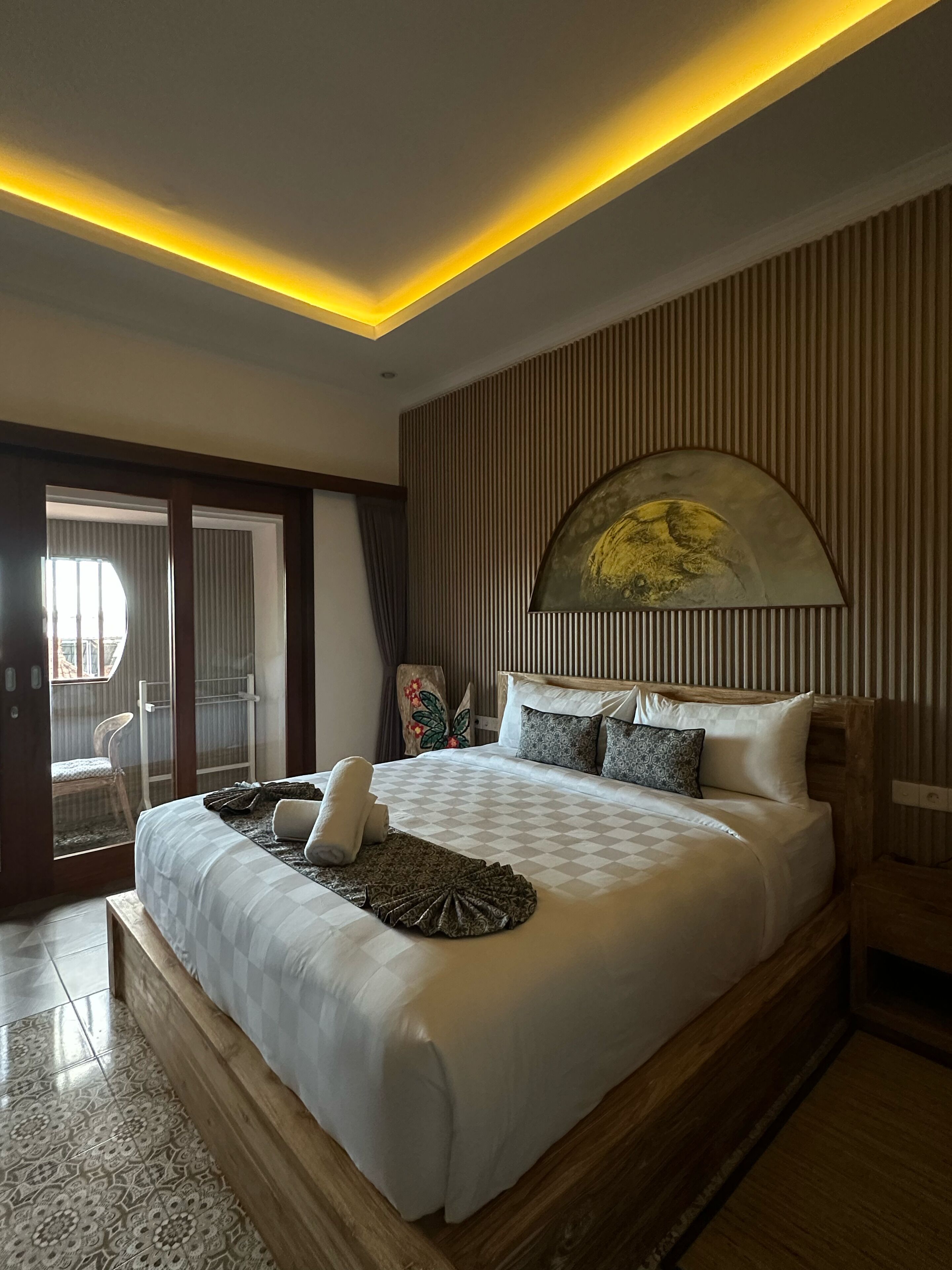 King Room with Balcony | Sengetøy