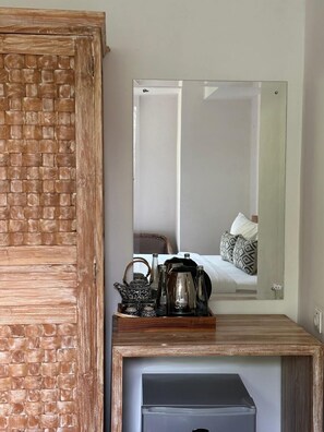 Deluxe Double without Balcony | Bed sheets - Mandala Homestay  (Ubud)