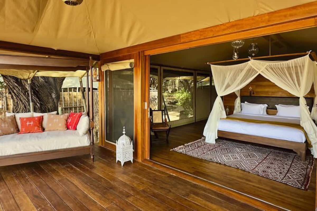 Luxe kamer, 1 twee- of 2 eenpersoonsbedden | Een bureau, gratis wifi