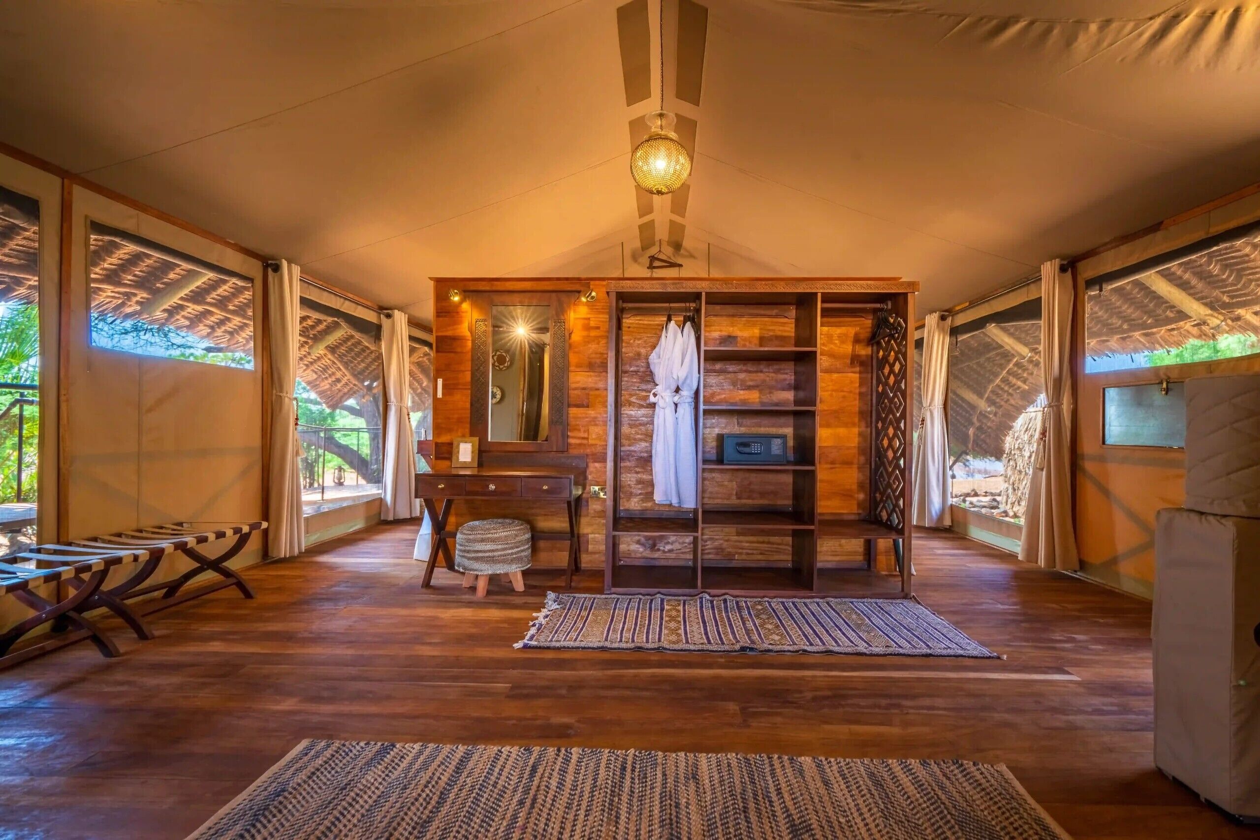 Deluxe Suite, Park View | Bathroom | Shower, towels, soap, shampoo