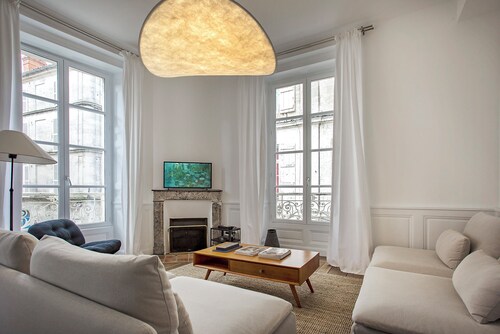 Bel appartement avec parking centre historique