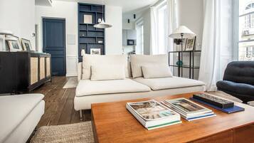 Televisie en een computerscherm