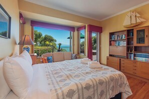 3 slaapkamers, een kluis op de kamer, een bureau