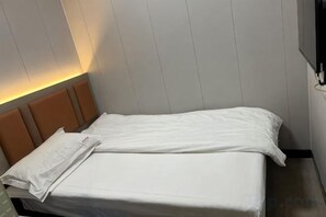 Unclassified image, 3 of 8, button - Ai Dan Hotel (Shanghai)