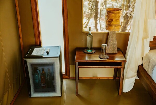 Desk, free WiFi