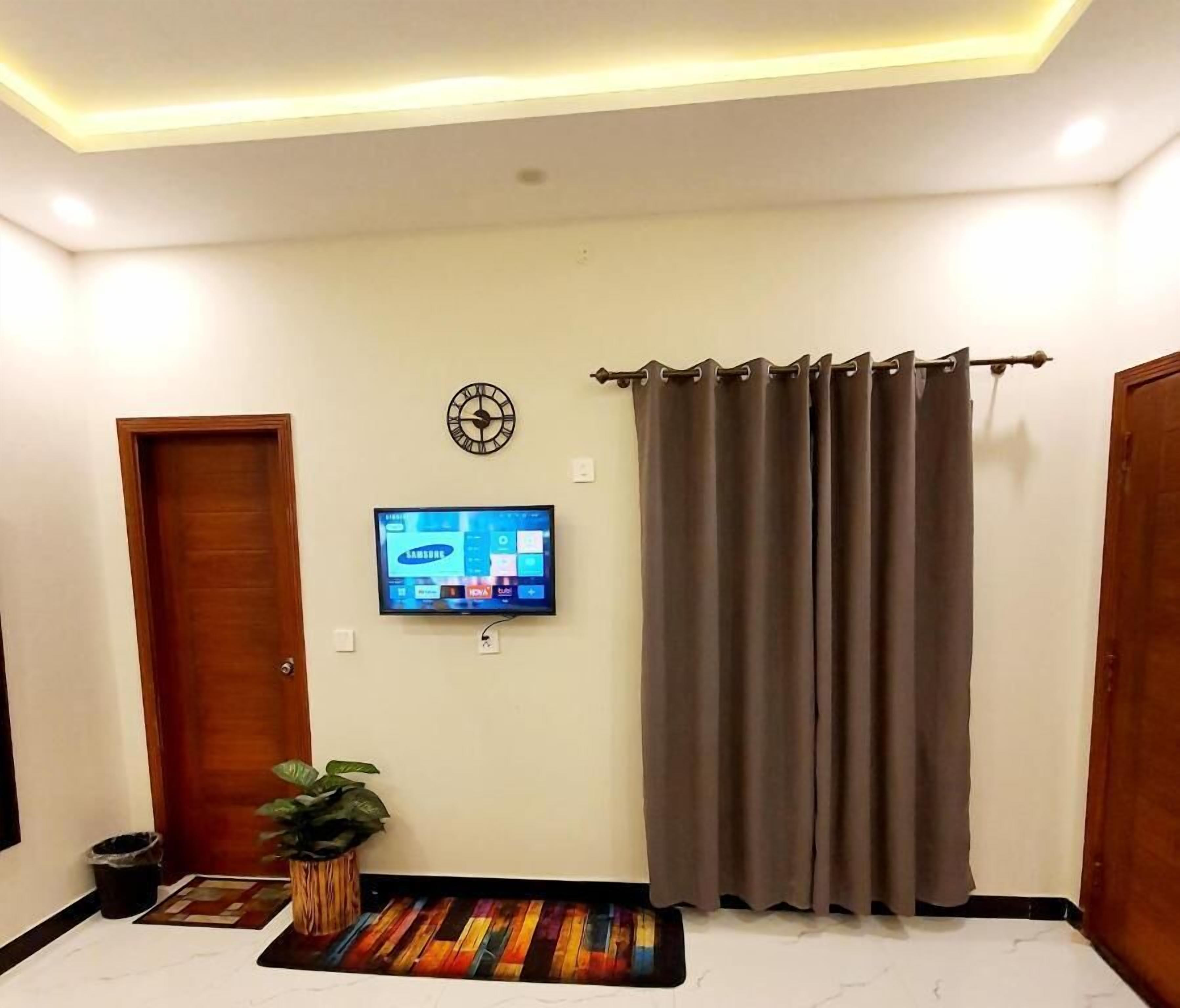 Deluxe Double Room | Blackout curtains, soundproofing, free WiFi