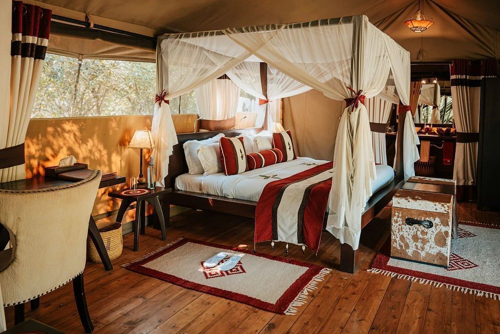 Minibar, escritorio, wifi gratis y ropa de cama 