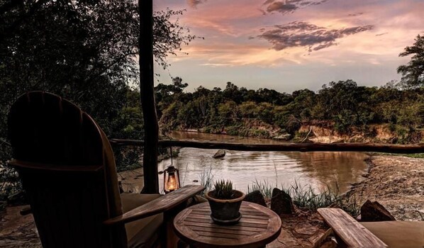 مقصورة في الحديقة