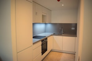 Réfrigérateur, micro-ondes, four, lave-vaisselle