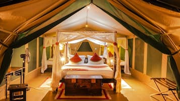 Family Tent, River View | Desk, free WiFi