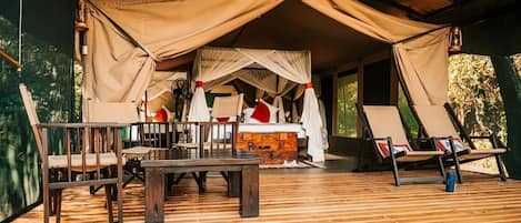 Family Tent, River View | Desk, free WiFi