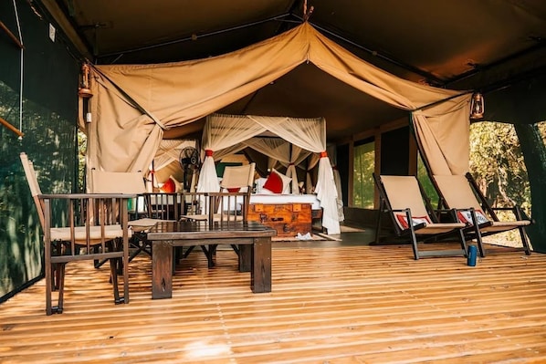Family Tent, River View | Free WiFi, bed sheets