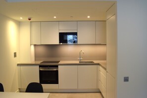 Refrigerador, microondas, horno, lavavajillas