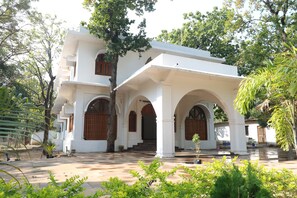 Fachada da propriedade