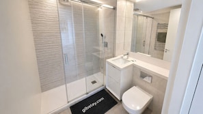 Hair dryer, towels - 15th floor luxury 2 bedroom apartment (Gibraltar)