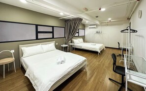 Duplex Deluxe - utsikt mot staden | Mörkläggningsgardiner, strykjärn/strykbräda och gratis wi-fi