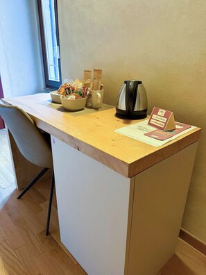 Double Room, Air conditioning, Courtyard View | Desk, laptop workspace, free WiFi - Il Carro Rooms (Monza)