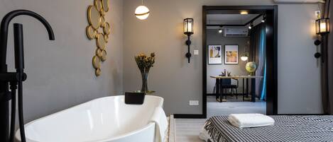 2 bedrooms, blackout curtains, free WiFi