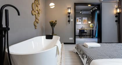 Shanghai Hills&Chuanyu Inn Near NECC 69-704