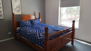 3 bedrooms, bed sheets
