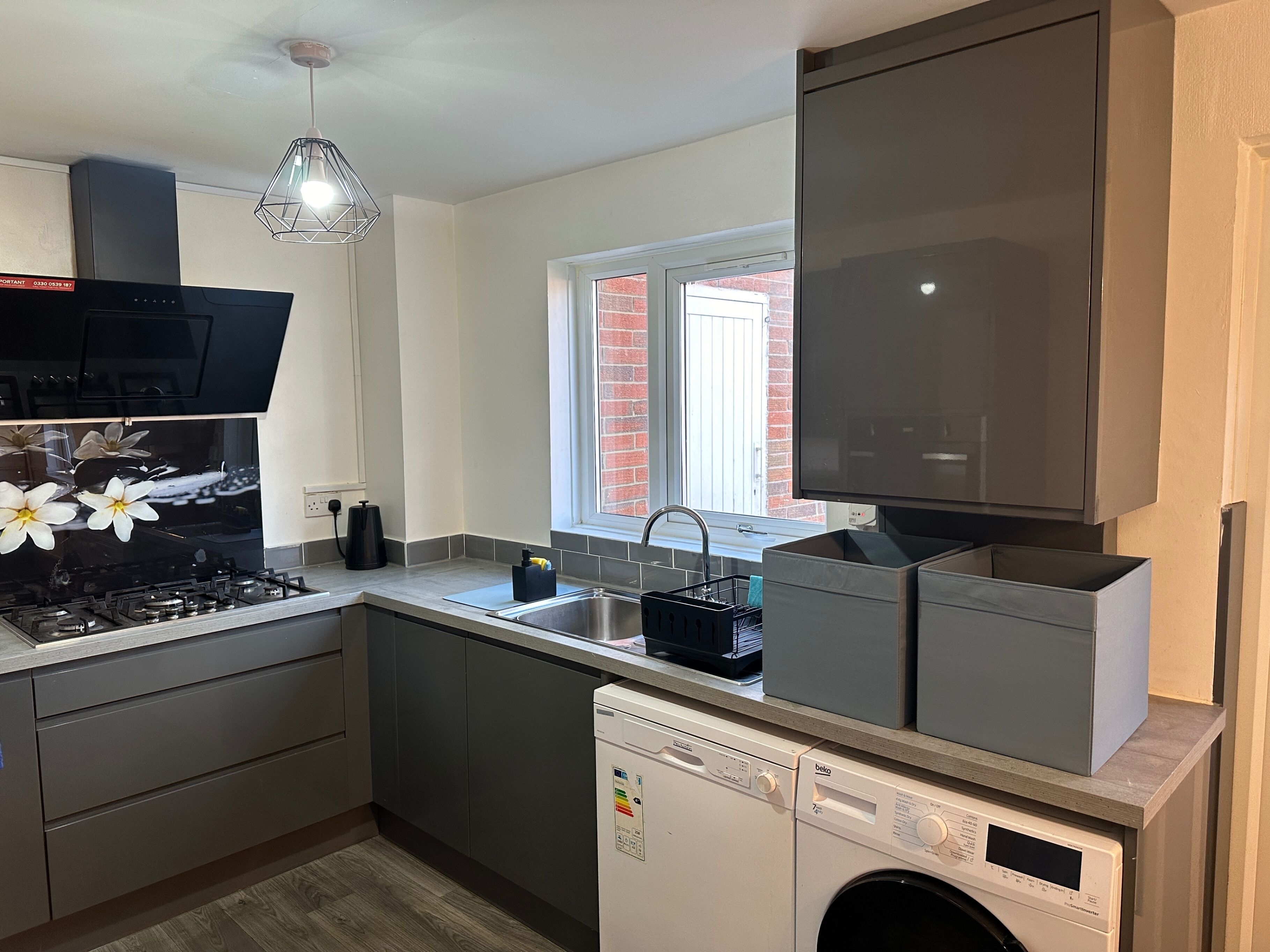 House | Private kitchen | Fridge, microwave, oven, stovetop