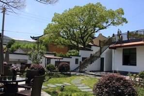 Khu ẩm thực ngoài trời