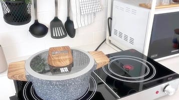 Fridge, microwave, coffee/tea maker, electric kettle