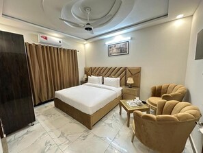 Family Room - Travis Executive Guest House  (Islamabad)