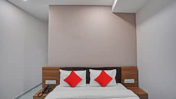 Deluxe Room, City View | Desk, free WiFi, bed sheets