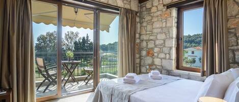 Dorida | Two-Bedroom Maisonette with Sea View Balcony | 1 bedroom, laptop workspace, blackout drapes, iron/ironing board