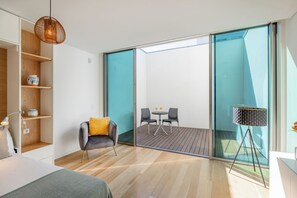 Standard Studio, Non Smoking, Balcony | Iron/ironing board, free WiFi, bed sheets