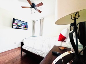 3 bedrooms, desk, iron/ironing board, travel cot