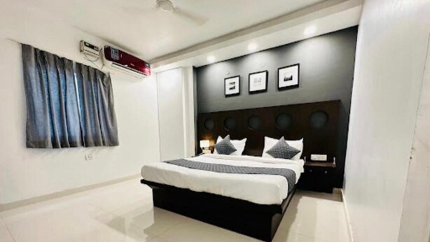 Classic Double Room, Bay View - Hotel Moon Residency (New Delhi)