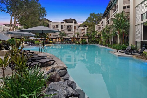 One Bedroom rooftop apartment in Palm Cove