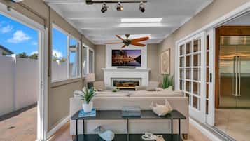 Smart TV, fireplace, offices