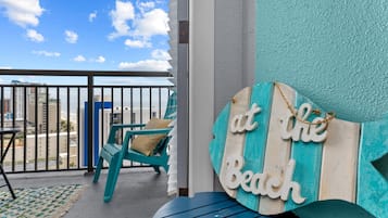 Signature Condo, 1 Bedroom, City View, Beachfront | Balcony