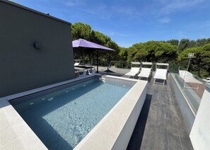 Villa, 5 Schlafzimmer, Balkon, Gartenblick | Pool