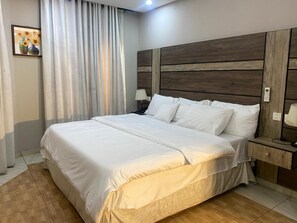 Estudi bàsic | Escriptori