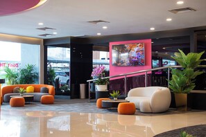 Coin salon dans le hall